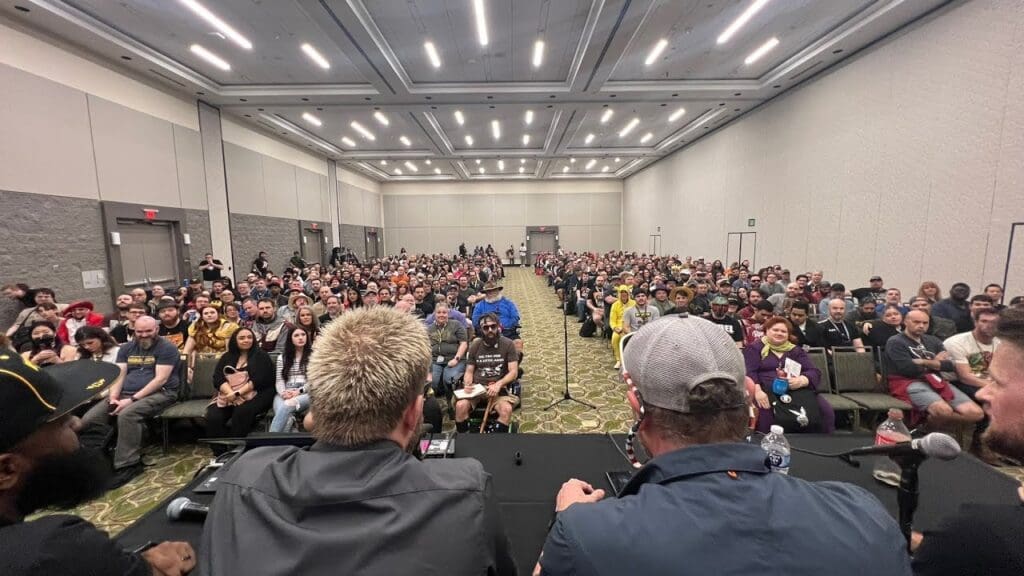 G + G Panels looks out over their fans at Orlando MegaCon