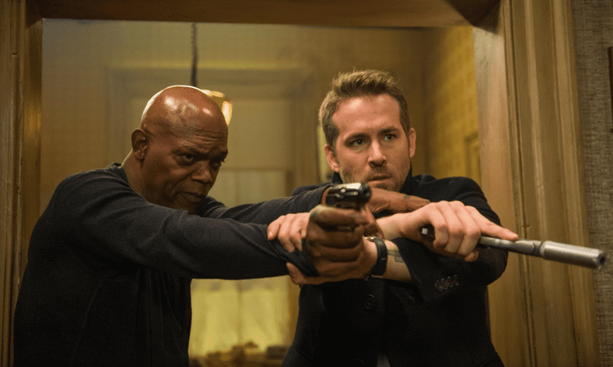 Samuel L. Jackson and Ryan Reynolds in The Hitman's Bodyguard (2017) screenshot