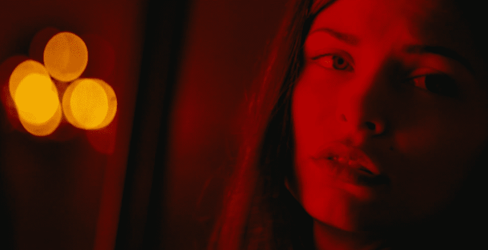 Sofia Shinas in The Crow (1994) Screenshot